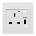 USB + بريزة كهرباء انجليزي